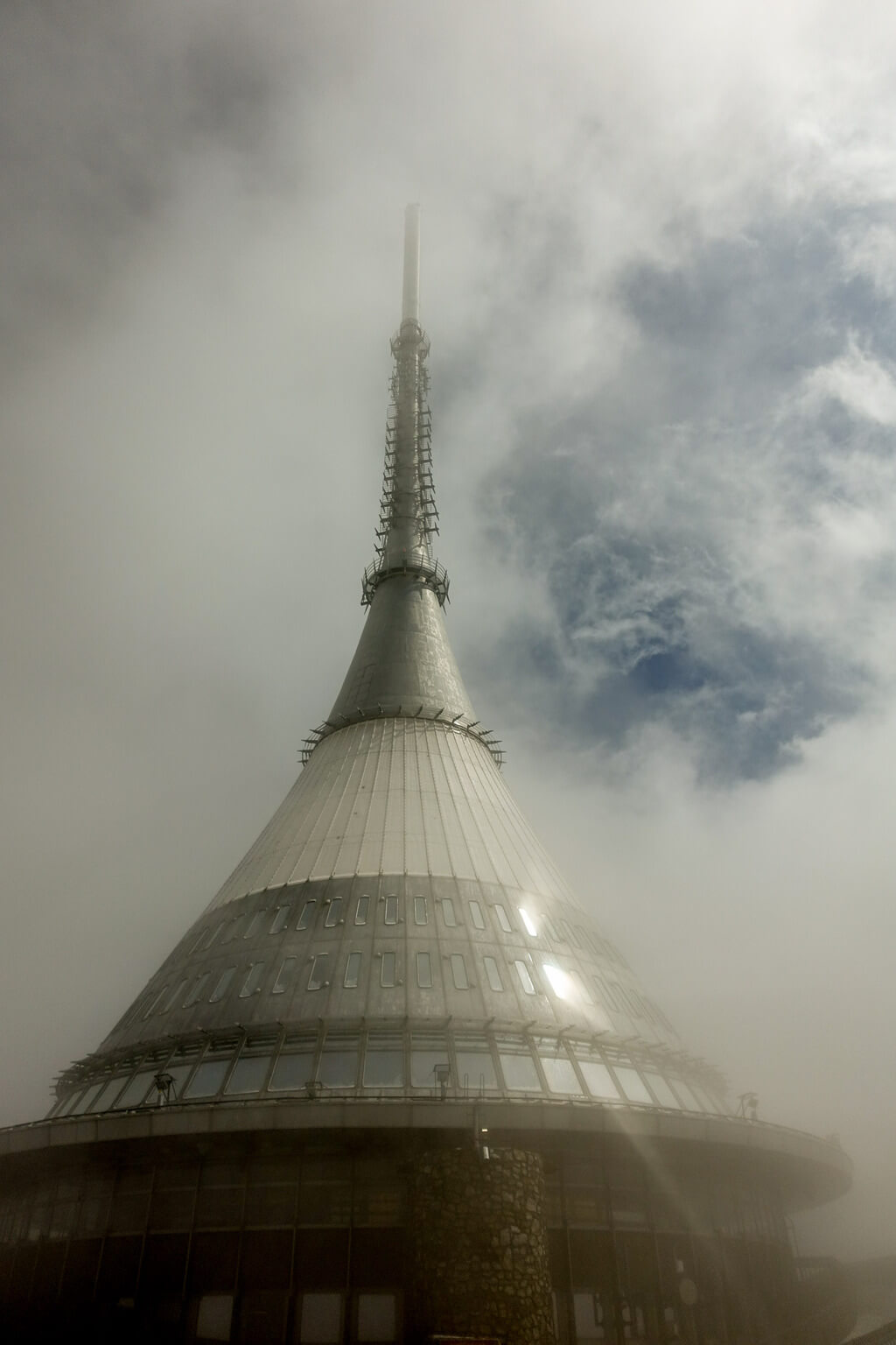 Himmel über Jeschken Fernsehturm